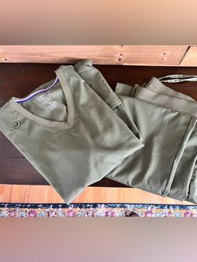 Landau Proflex Olive Moss
Scrubs Set